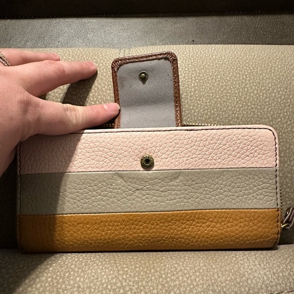 Fossil Leather Multi-Colored Wallet - Picture 2 of 7